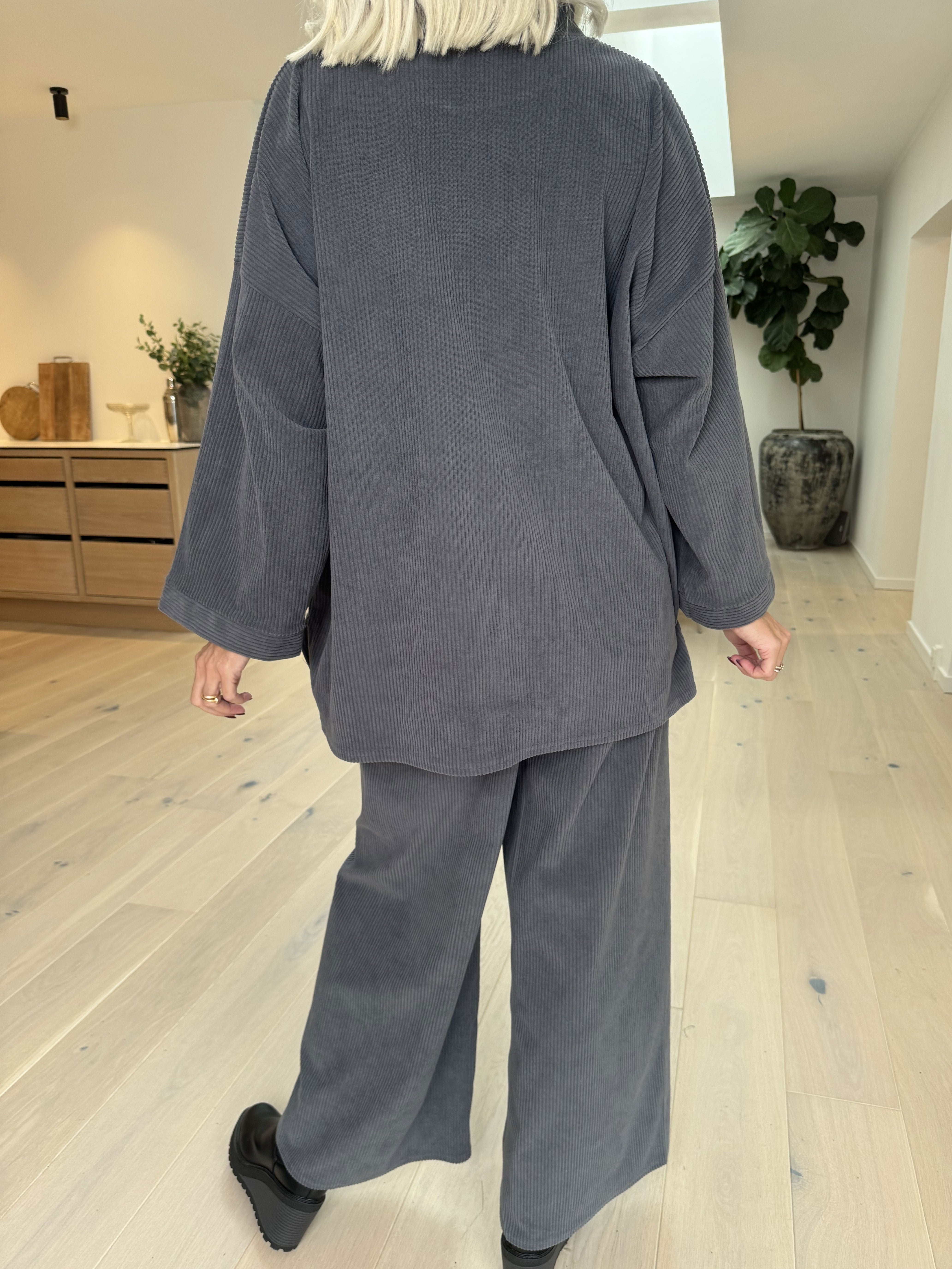 Brianne - Oversized set med ribbat tyg